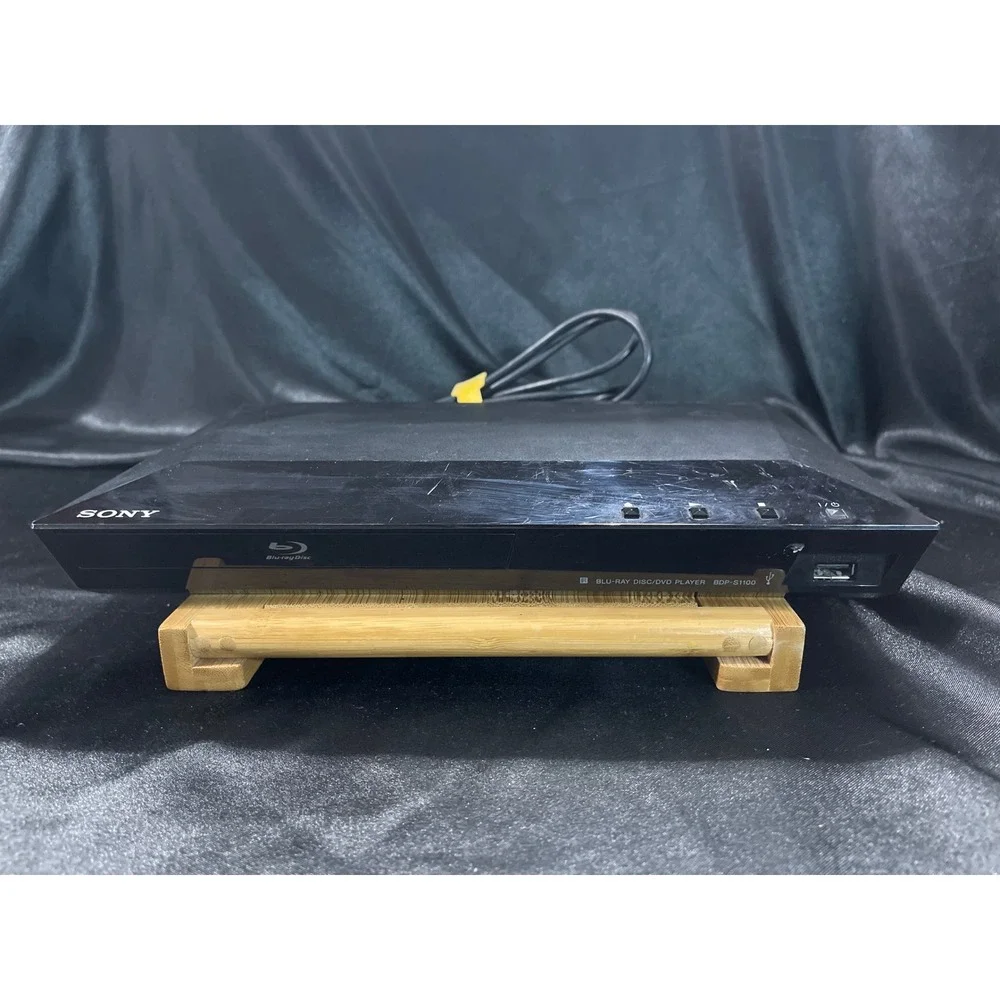 Sony‎ BDP-S1100 Blu-ray Disc DVD Player Streaming USB Port High Def WORKS